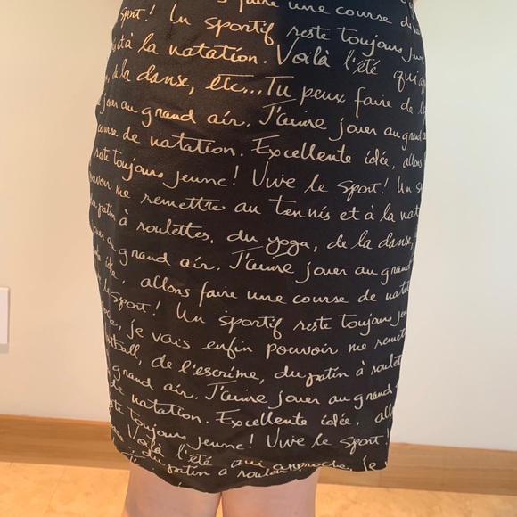 100% silk navy wrap skirt with French writing - Picture 2 of 2